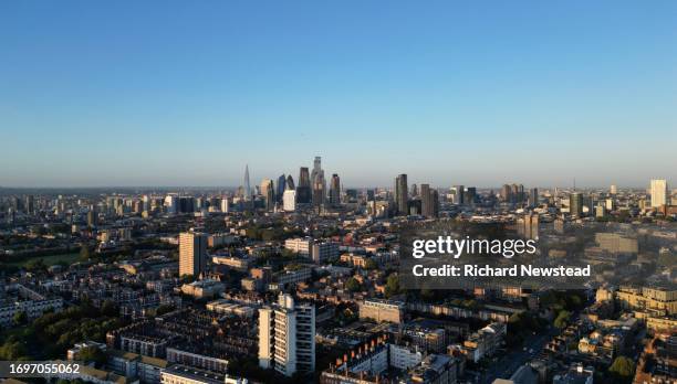 london skyline - bethnal green fotografías e imágenes de stock