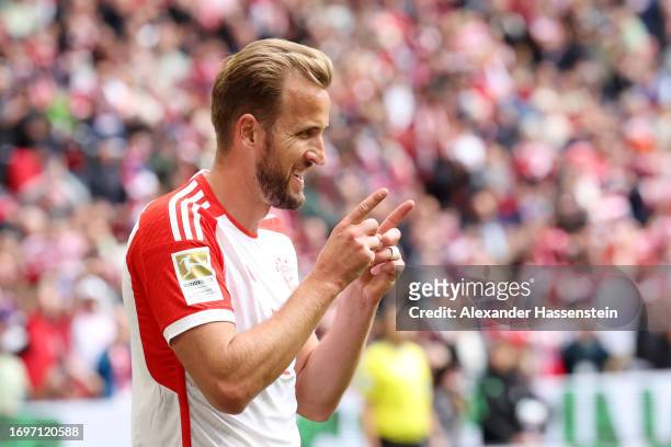 Harry Kane of Bayern Munich celebrates after scoring the team's second goalduring the Bundesliga match between FC Bayern München and VfL Bochum 1848...