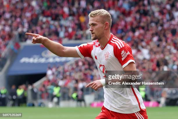 Matthijs de Ligt of Bayern Munich celebrates after scoring the team's third goal during the Bundesliga match between FC Bayern München and VfL Bochum...