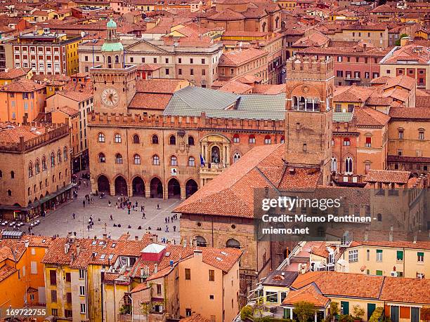 piazza maggiore, bologna - bologna stockfoto's en -beelden