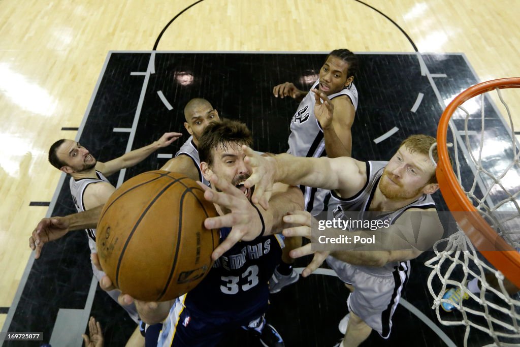 Memphis Grizzlies v San Antonio Spurs - Game One