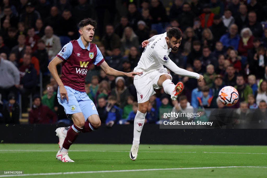 Burnley FC v Manchester United - Premier League