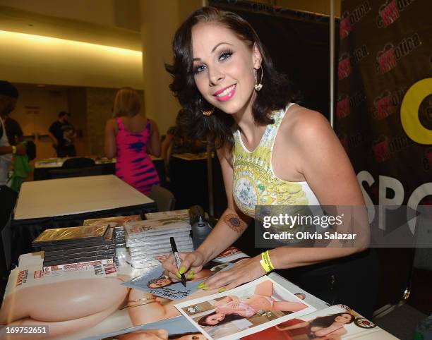 Gianna Michaels attends Exxxotica Expo 2013 on May 31, 2013 in Fort Lauderdale, Florida.