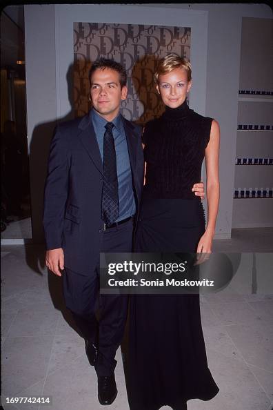 Lachlan & Sarah Murdoch Attend An Opening Lachlan & Sarah Murdoch Attend An Opening