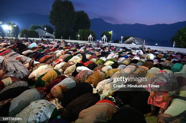 Muslims devotees offer prayers on Eid-e-Milad-u-Nabi, the birthday of the Prophet Muhammad, at the Hazratbal Shrine on September 29, 2023 in...