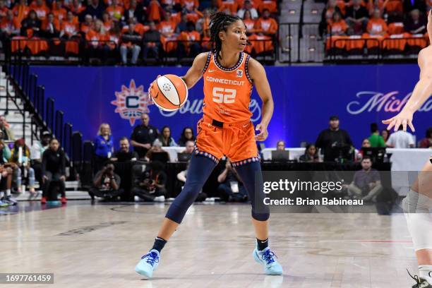 Tyasha Harris of the Connecticut Sun dribbles the ball during game three of the 2023 WNBA Playoffs semifinals against the New York Liberty on...