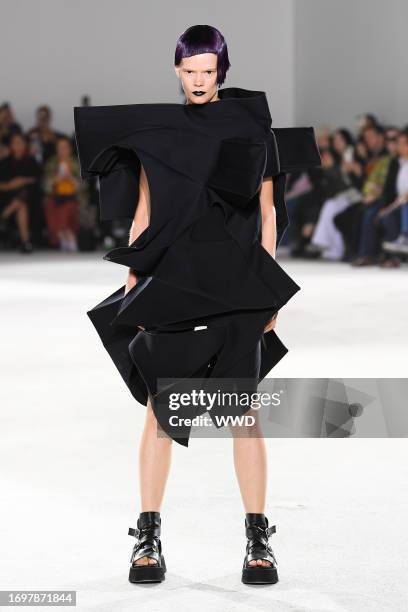 Model on the runway at Junya Watanabe Ready To Wear Spring 2024 on September 30, 2023 in Paris, France.