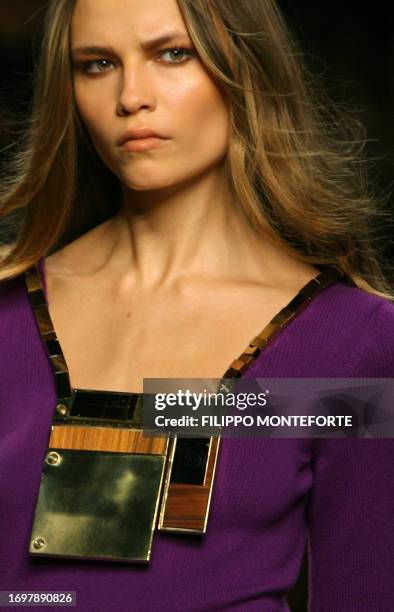Model presents a creation by British designer Matthew Williamson for Pucci during the Autumn/Winter 2008 women's collections, 22 February 2007 in...