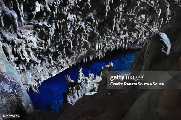 gruta azul - mato grosso do sul - brazil - gruta stockfoto's en -beelden