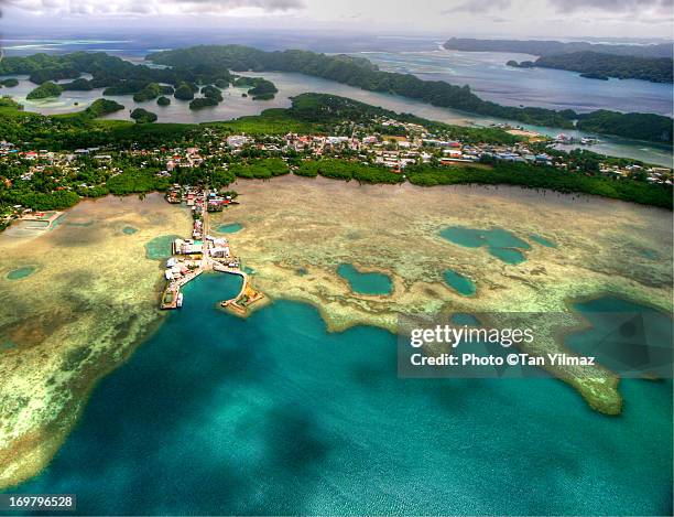 micronesian metropolis - palau photos et images de collection