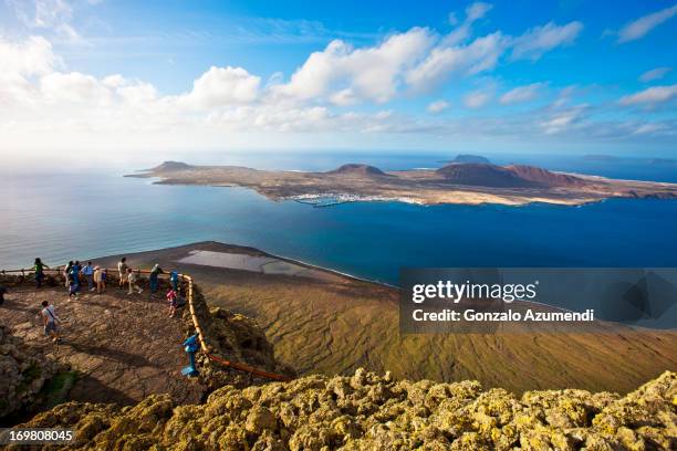 volcanic landscape in lanzarote. - ランザローテ ストックフォトと画像