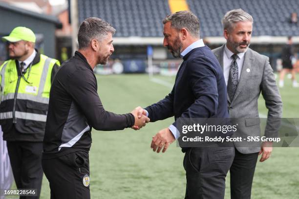 Kilmarnock manager Derek McInnes and St Mirren manager Stephen Robinson during a cinch Premiership match between Kilmarnock and St Mirren at Rugby...