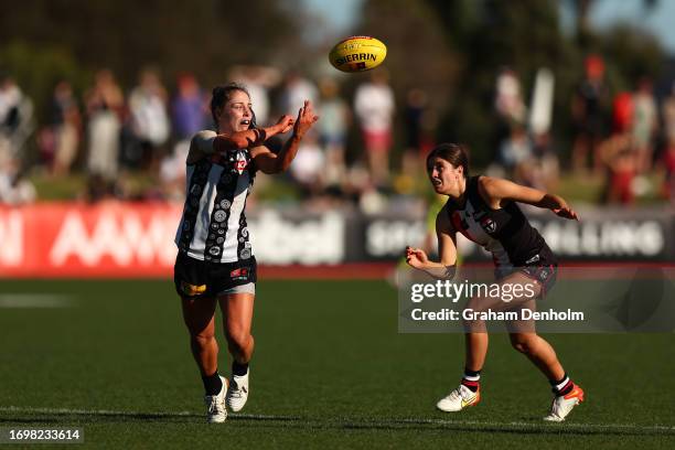 Mikala Cann of the Magpies handballs during the round four AFLW match between St Kilda Saints and Collingwood Magpies at RSEA Park, on September 24...