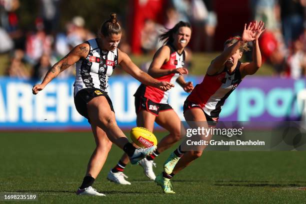 Brianna Davey of the Magpies kicks during the round four AFLW match between St Kilda Saints and Collingwood Magpies at RSEA Park, on September 24 in...