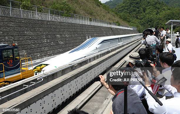 Experimental Train Japan Maglev Photos and Premium High Res Pictures - Getty Images
