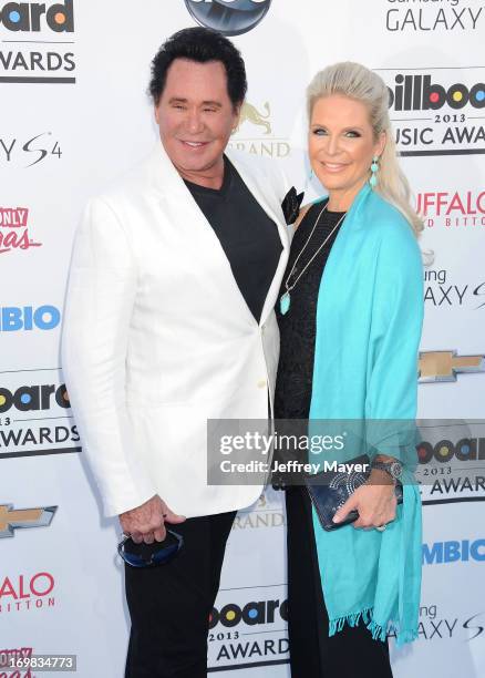 Singer Wayne Newton and Kathleen McCrone arrive at the 2013 Billboard Music Awards at the MGM Grand Garden Arena on May 19, 2013 in Las Vegas, Nevada.