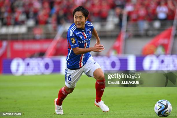 Kota WATANABE of Yokohama F･Marinos in action during the J.LEAGUE Meiji Yasuda J1 28th Sec. Match between Kashima Antlers and Yokohama F･Marinos at...