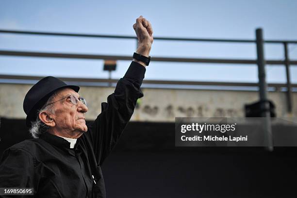 Don Gallo during the demonstration in Genova 2011, 10 years later the summit G8 and the anti-global movement.