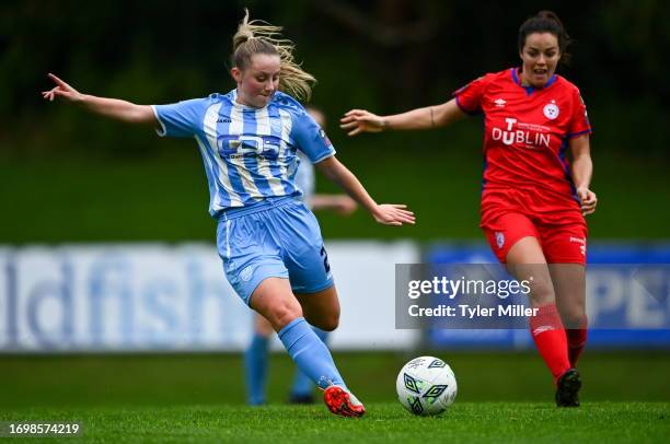 Wexford , Ireland - 30 September 2023; Nicole Keogh of DLR Waves in action against Noelle Murray of Shelbourne during the SSE Airtricity Women's...