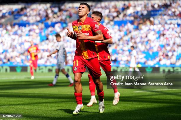 Carles Alena of Getafe CF celebrates after scoring the team's first goal during the LaLiga EA Sports match between Real Sociedad and Getafe CF at...