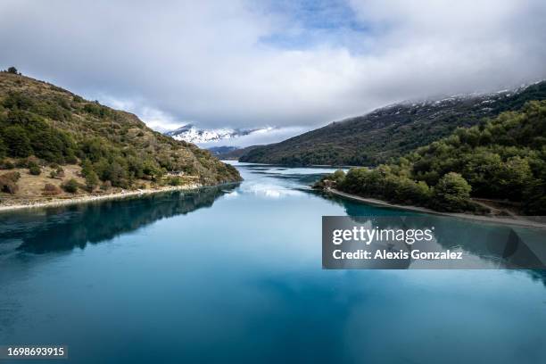 blue river in patagonia - verdigris river bildbanksfoton och bilder