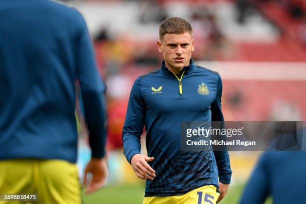 Harvey Barnes of Newcastle United warms up prior to the Premier League match between Sheffield United and Newcastle United at Bramall Lane on...