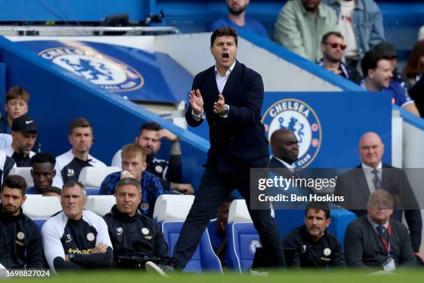 Mauricio Pochettino, Manager of Chelsea, gives the team instructions during the Premier League match between Chelsea FC and Aston Villa at Stamford...