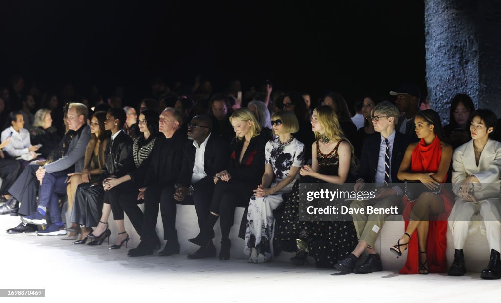 Alexander McQueen SS24 : Front Row - Paris Fashion Week - Womenswear Spring/Summer 2024