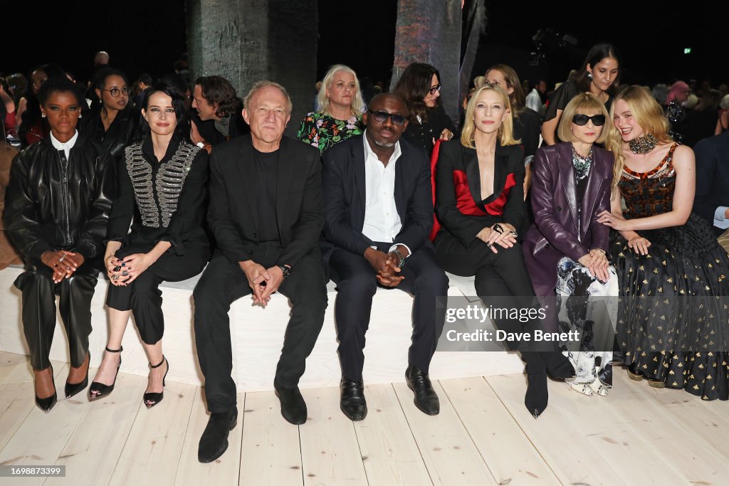 Alexander McQueen SS24 : Front Row - Paris Fashion Week - Womenswear Spring/Summer 2024