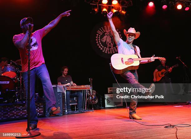 Dustin Rucker 73 4th Annual Darius And Friends Concert Stock Photos, High-Res ...