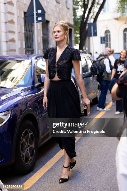 Toni Garrn is seen outside Giorgio Armani show during the Milan Fashion Week - Womenswear Spring/Summer 2024 on September 24, 2023 in Milan, Italy.