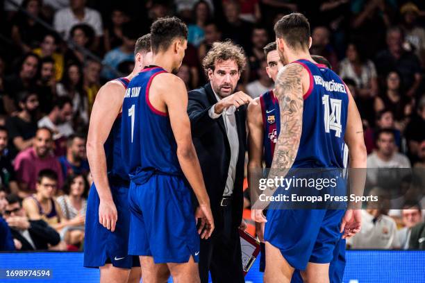 Roger Grimau, Head coach of FC Barcelona talks to his team during the ACB Liga Endesa, match played between FC Barcelona and Joventut Badalona at...