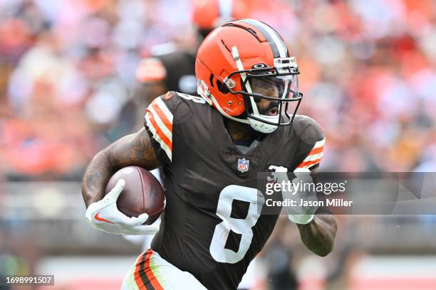 Elijah Moore of the Cleveland Browns runs the ball against the Tennessee Titans during the first quarter of a game at Cleveland Browns Stadium on...