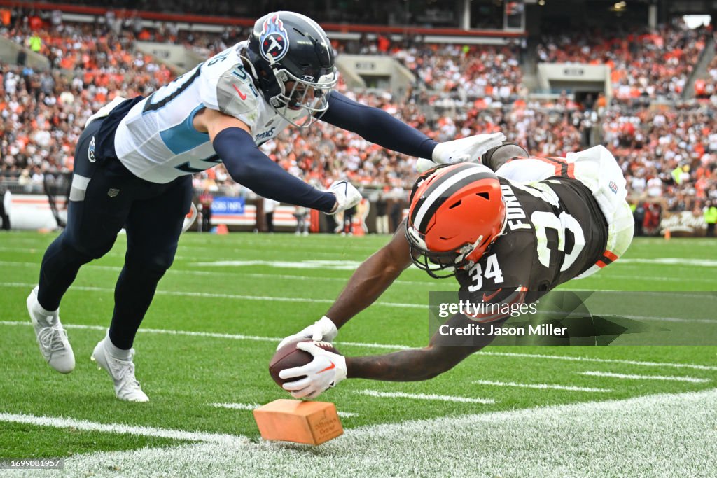 Tennessee Titans v Cleveland Browns