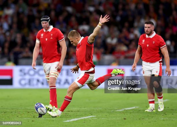 Gareth Anscombe of Wales converts their kick after being awarded a penalty during the Rugby World Cup France 2023 match between Wales and Australia...