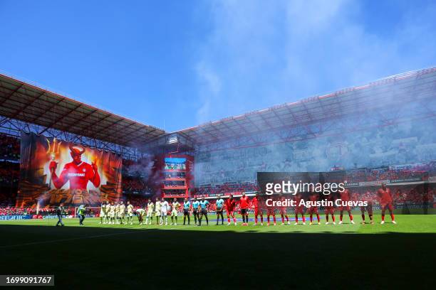 Players of Toluca and America line up prior the 9th round match between Toluca and America as part of the Torneo Apertura 2023 Liga MX at Nemesio...