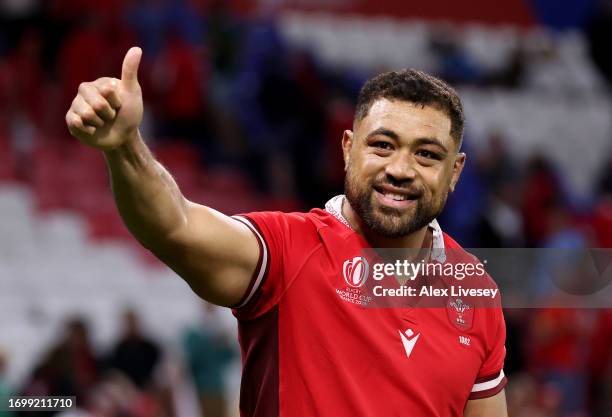 Taulupe Faletau of Wales gestures a thumbs-up to the fans at full-time following the Rugby World Cup France 2023 match between Wales and Australia at...