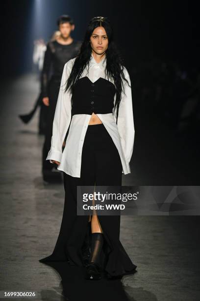 Amelia Gray Hamlin on the runway at Ann Demeulemeester Ready To Wear Spring 2024 on September 30, 2023 in Paris, France.