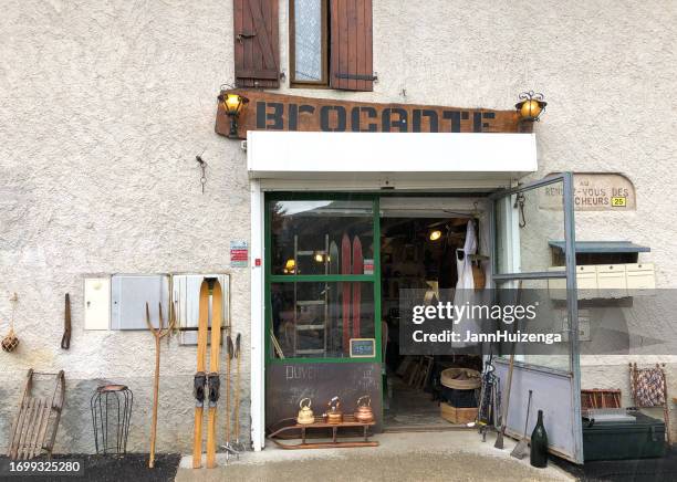 lans-en-vercors, france: antique shop selling old skis - lans en vercors stock pictures, royalty-free photos & images