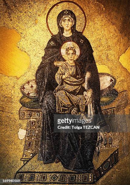 mosaico de la virgen maría niño jesús y - nativity scene painting fotografías e imágenes de stock
