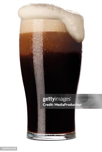 pinte de stout - verre à bière photos et images de collection