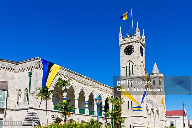 edifícios do parlamento, bridgetown - bridgetown barbados imagens e fotografias de stock