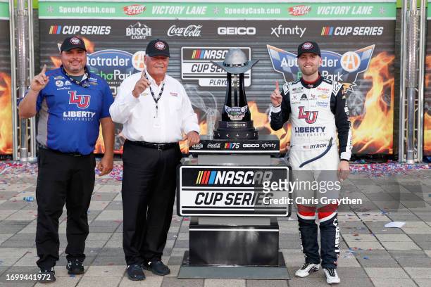 Crew chief Rudy Fugle, NASCAR Hall of Famer Rick Hendrick team owner of Hendrick Motorsport and William Byron, driver of the Liberty University...