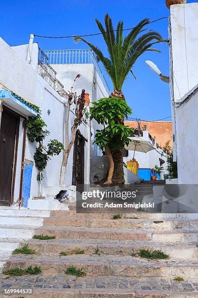 moroccan street - casablanca photos et images de collection