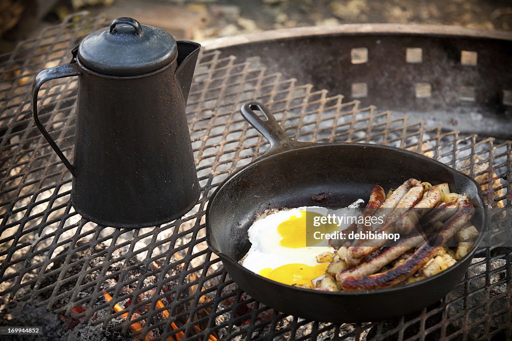 Cooking Breakfast Sausage & Eggs Outdoor Campfire with Cast Iron