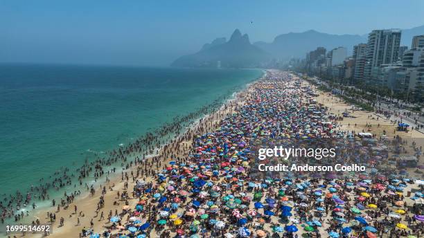 beach on a sunny day - ipanema beach stock pictures, royalty-free photos & images