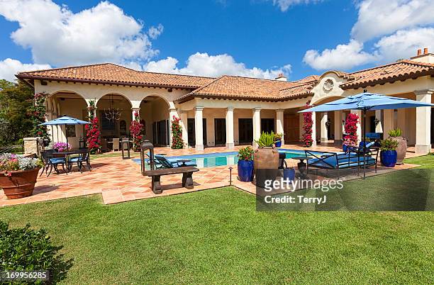 estate living - florida house stock pictures, royalty-free photos & images