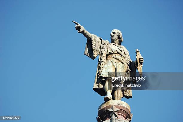 monumento di cristoforo colombo, barcellona - statue foto e immagini stock