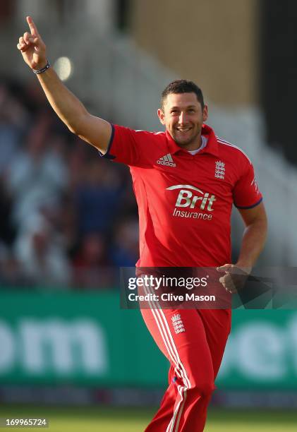 Tim Bresnan of England celebrates dismissing Colin Munro of New Zealand during the 3rd NatWest Series ODI match between England and New Zealand at...