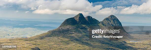 scotland suilven iconic mountain ridge inverpolly wilderness assynt - silentfoto heather stock pictures, royalty-free photos & images